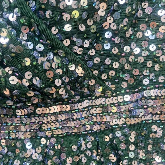 Mac Duggal CAP SLEEVE SEQUINED HIGH SLIT GOWN Frog green size 6 NWT - Picture 9 of 12